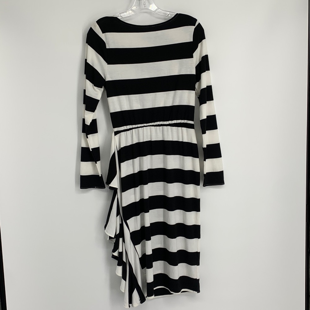 Sz M Women’s Chic Striped Long Sleeve Dress black and White Used - Picture 7 of 10